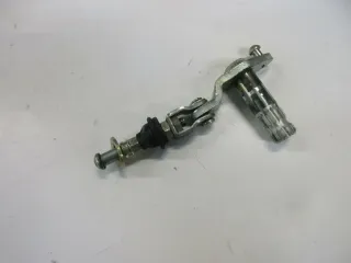 O. Suzuki GSX 1100 F GV 72 C Umlenkung Bremsgestänge Aufnhame Halter Bremstromme - Bild 1