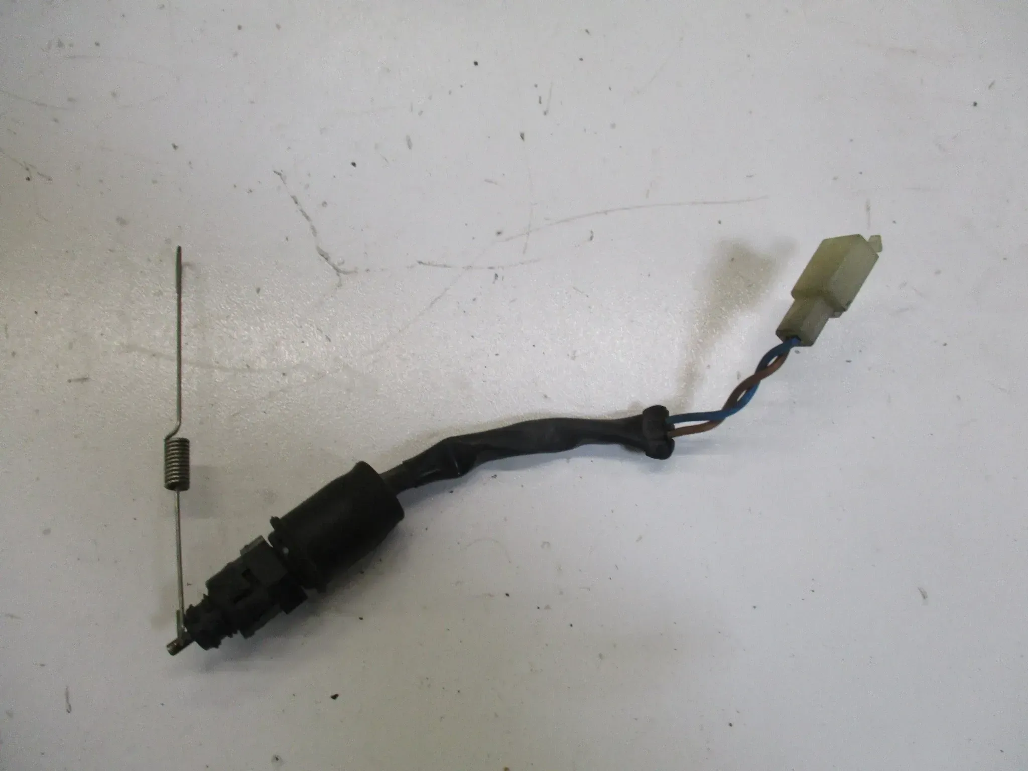3. Kawasaki ZR-7 S ZR750F Bremslichtschalter hinten mit Feder Stoplichtschalter - Bild 1