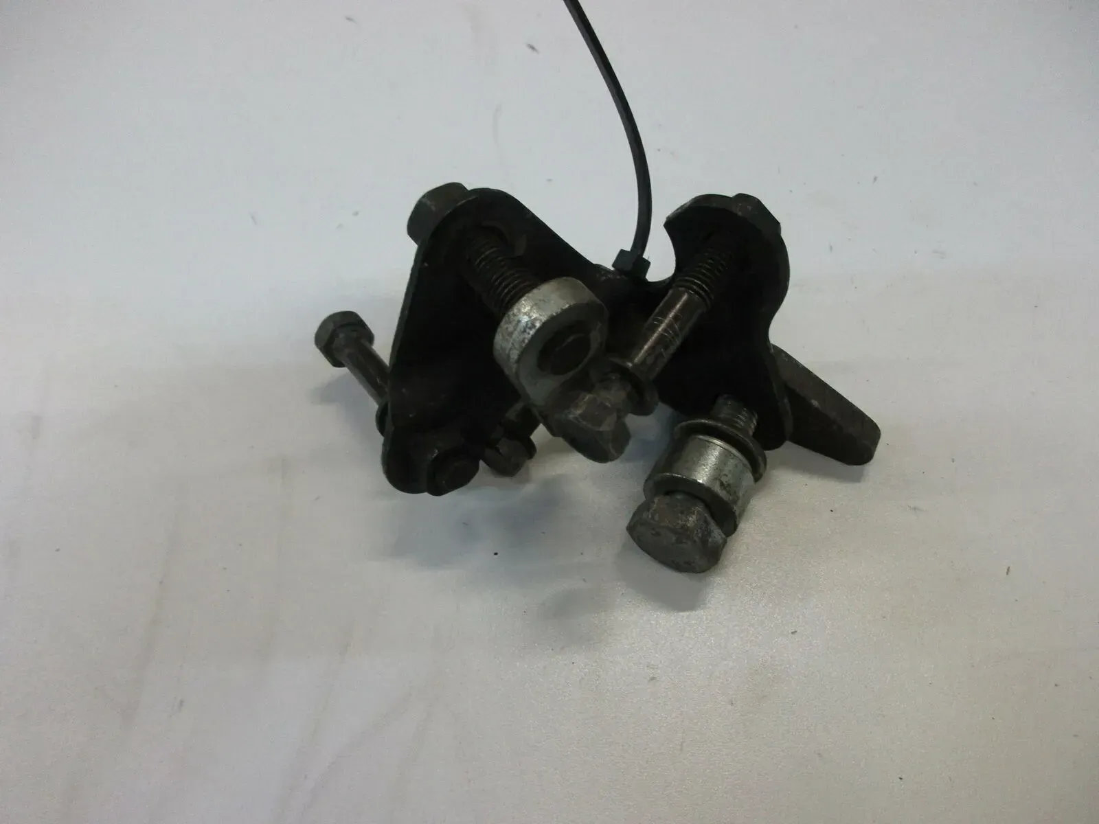 O. Suzuki GSX 400 E GK 53 C Motorhalter Träger Bolzen Halteplatte Motor Halter - Bild 1