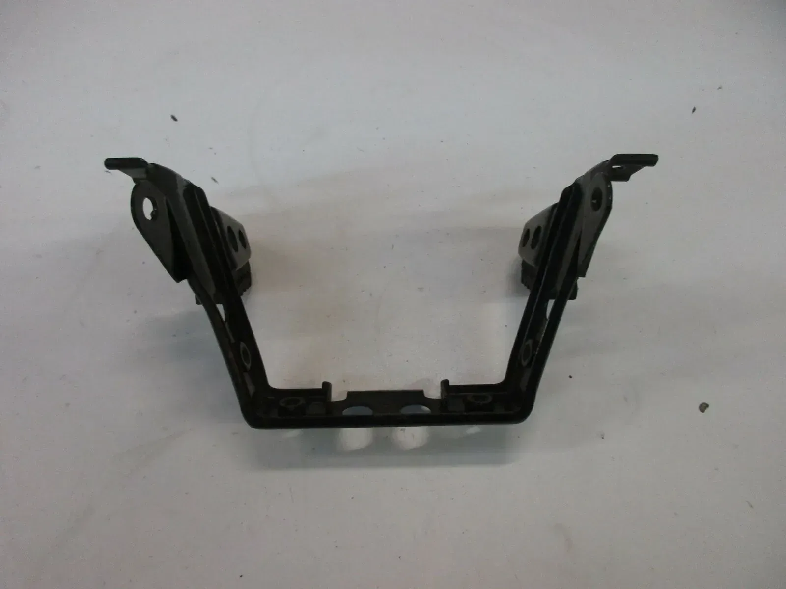 O2. Suzuki GSX 600 F GN72B Tankhalter Halter Aufnahme Benzintank Fraftstofftank - Bild 1