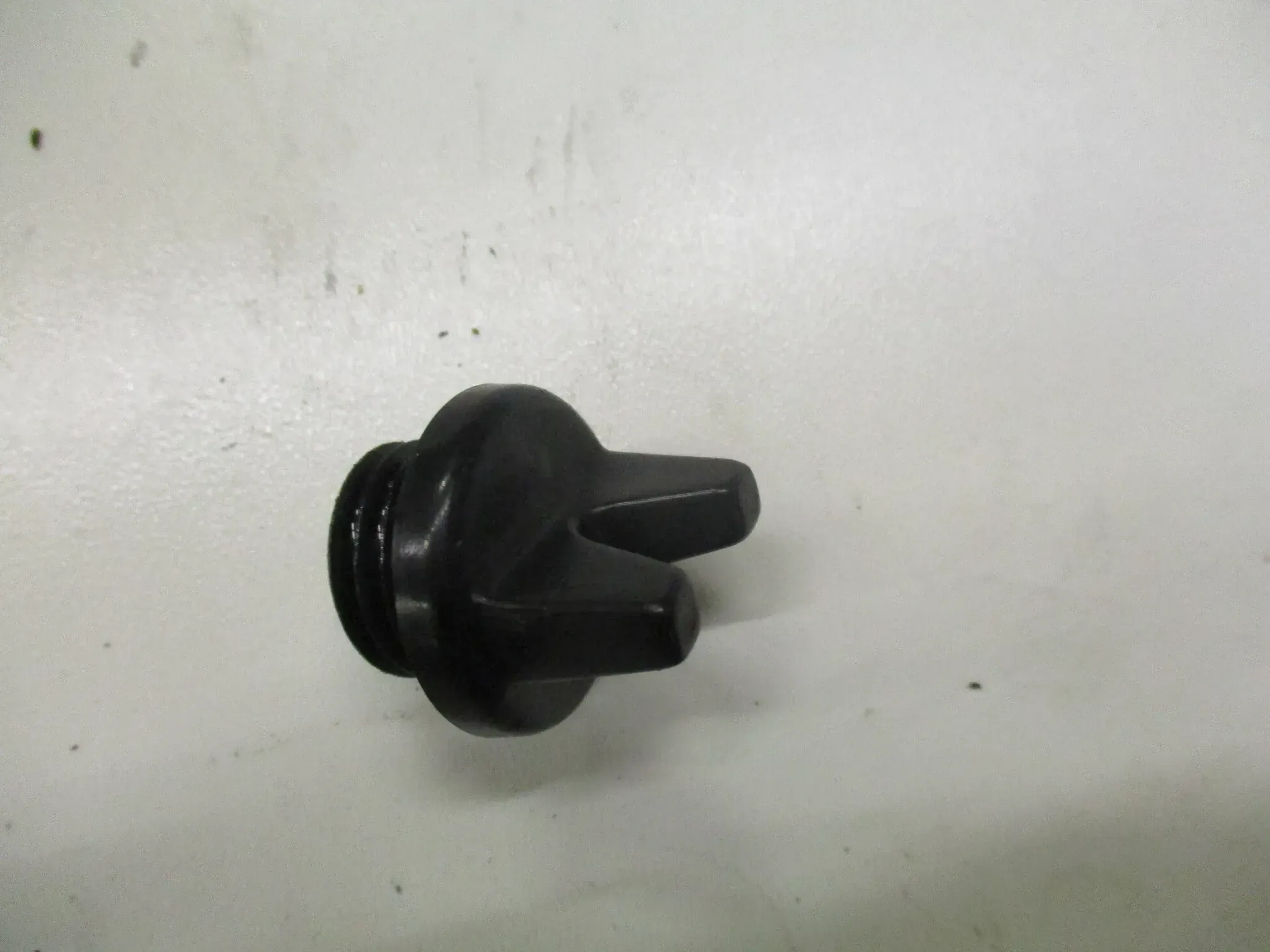 1. Yamaha TDR 125 5AN Bj97 Ölverschlußdeckel Öleinfüllverschluß M20 - Bild 1