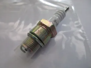 R1865 NGK B-10H Simson Sachs Piaggio Zündkerzen Ø 14 mm Oldtimer Motor - Bild 4