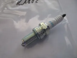 R1882 NGK DR8ES-L Kawasaki Yamaha Suzuki Zündkerze 2923 Motor Ø 14 mm - Bild 2