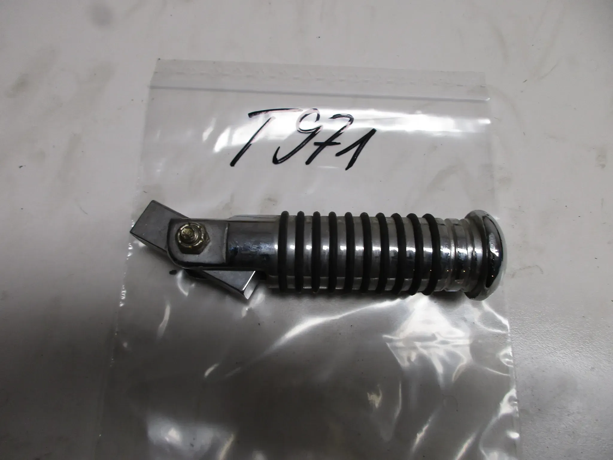 T971 Honda Kawasaki Yamaha Fussraste hinten rechts oder links Sozius - Bild 1