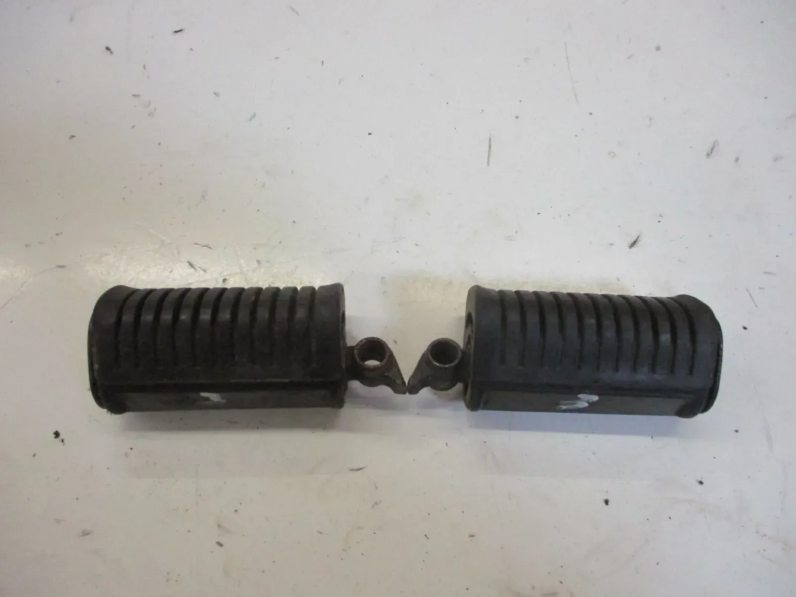 6. Honda CB 900 F_F2 Bol d`Or SC 01 Fußraste (3) vorne rechts links foot rest - Bild 1