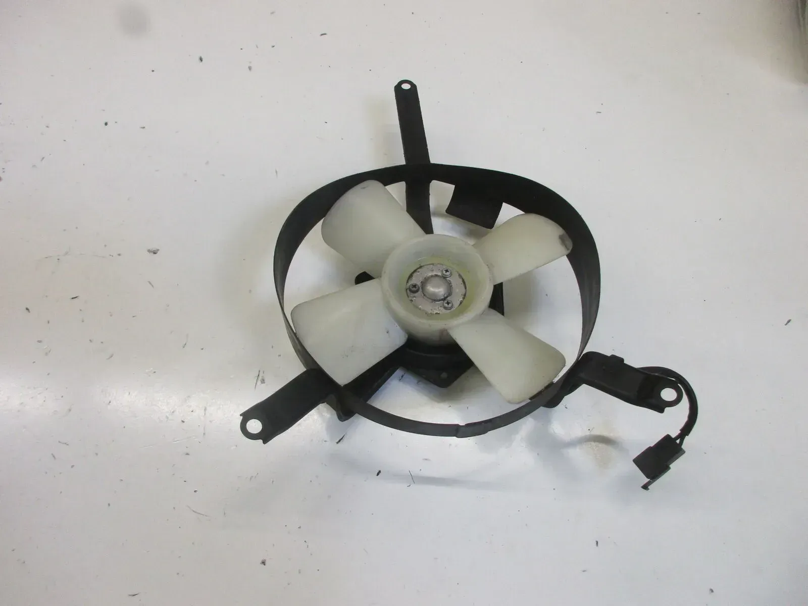 Kawasaki ZXR 750 H Stinger Lüfterrad Kühlerventilator Gebläse Kühler Motorkühler - Bild 1