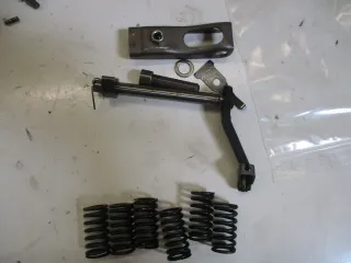 6. Honda CB 900 F_F2 Bol d`Or SC 01 Getriebe (4) Kleinteile Schaltklauen Federn - Bild 3