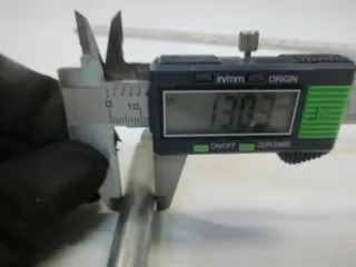 K384 Kawasaki ZXR 400 H Steuerkopfabzieher Bolzen Motor Zylinderkopf 57001-1190 - Bild 4