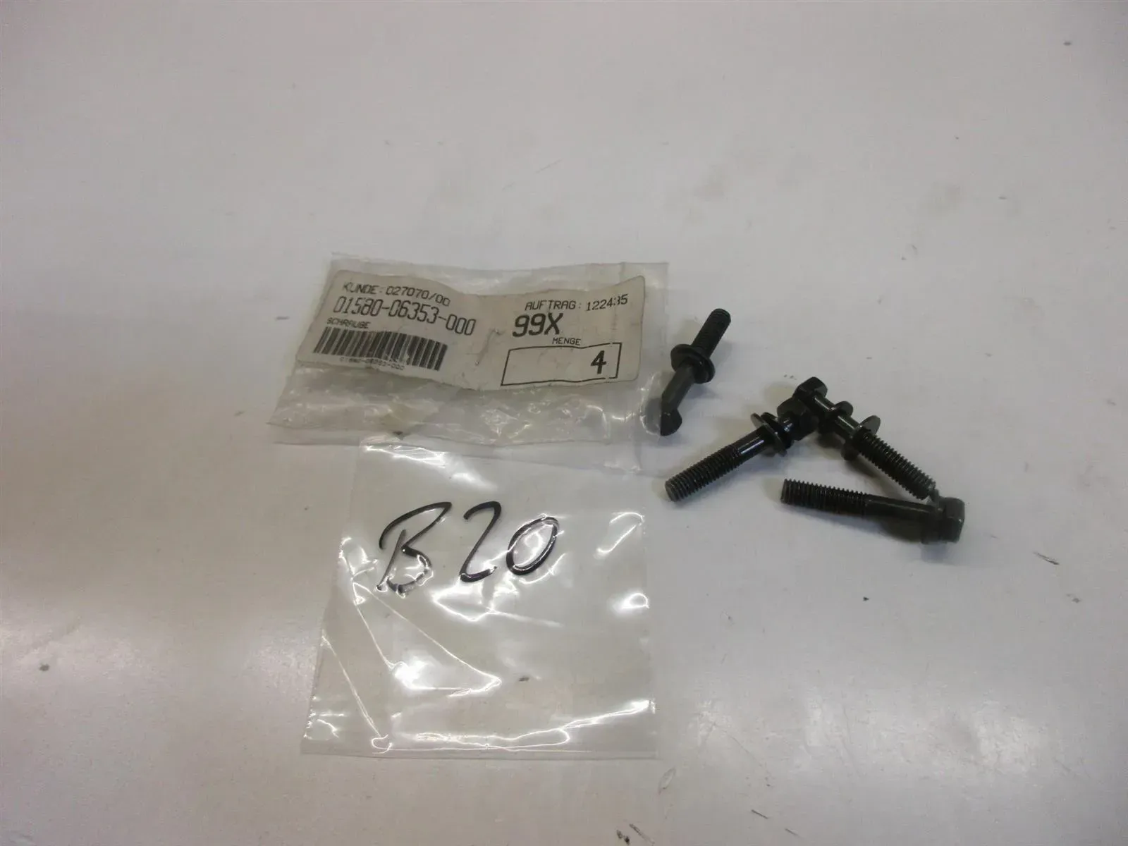 B20. Suzuki DR 125_200 Schraube Bolzen Rahmen Sitzbank bolt 01580-06353 - Bild 1