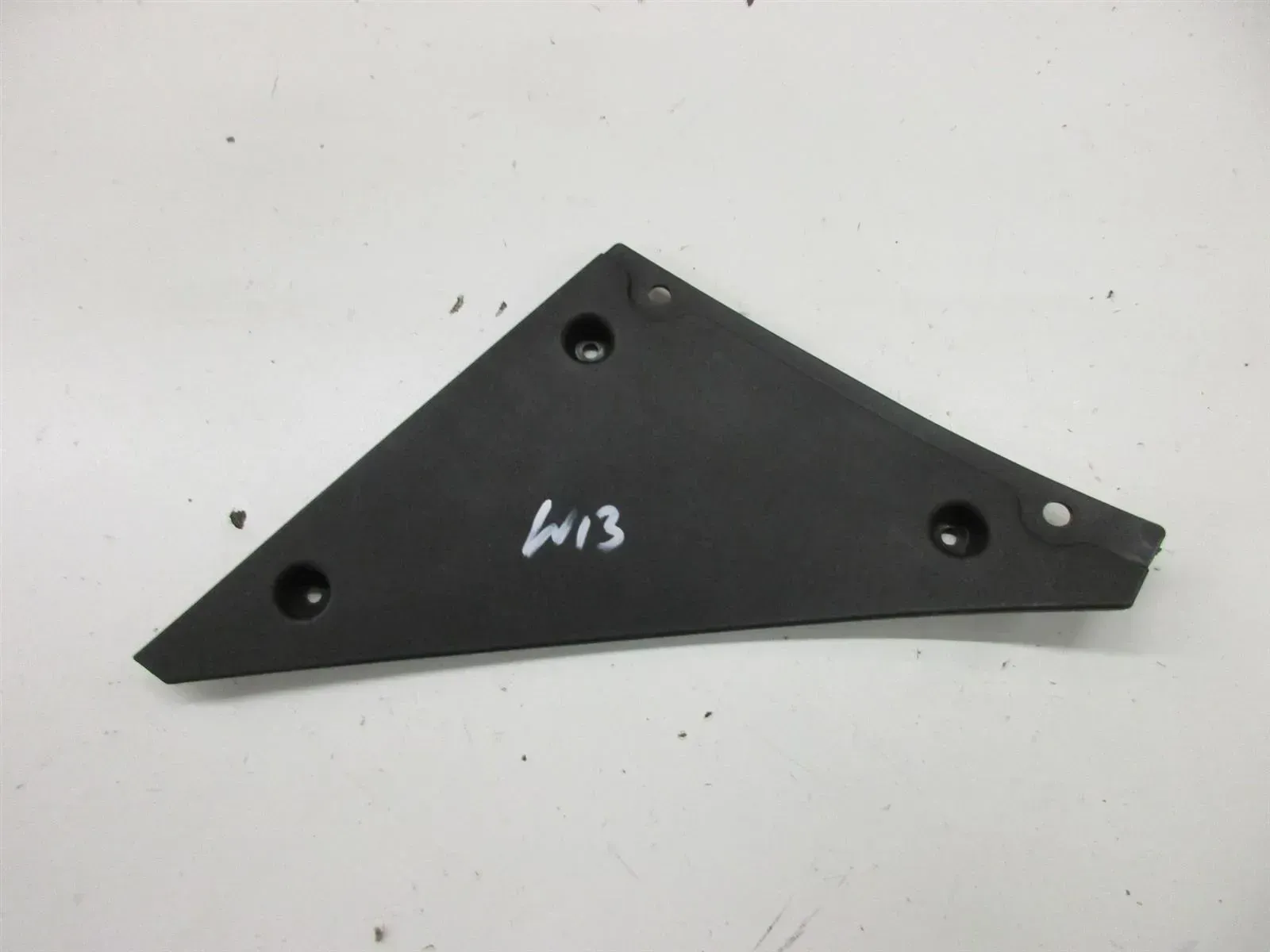 W13. Ducati 848_1098 Verkleidung links Scheinwerfer Blende cover 46012481A - Bild 1