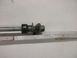 Suzuki GSX 600 F Typ AJ Steckachse hinten 17 mm Hinterrad Felge Achse axle wheel - Bild 2