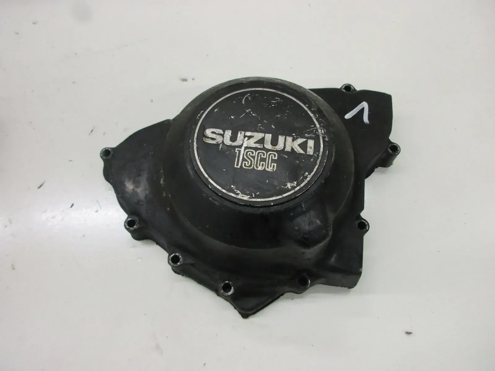Suzuki GSX 400 E_S GK 53 C Lichtmaschinendeckel (1) Motordeckel links Gehäuse - Bild 1
