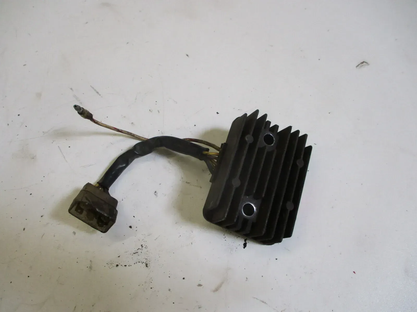 Spannungsregler SH230-12 Kawasaki Z 1000 MK2 KZT00A Lichtmaschine Regler Ladereg - Bild 1
