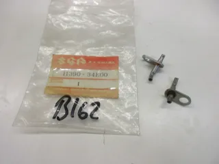 B162. Suzuki GSX 1300 R  GSX-R 750 Düse rechts Kolben Motor Zylinder 11390-34E10 - Bild 1