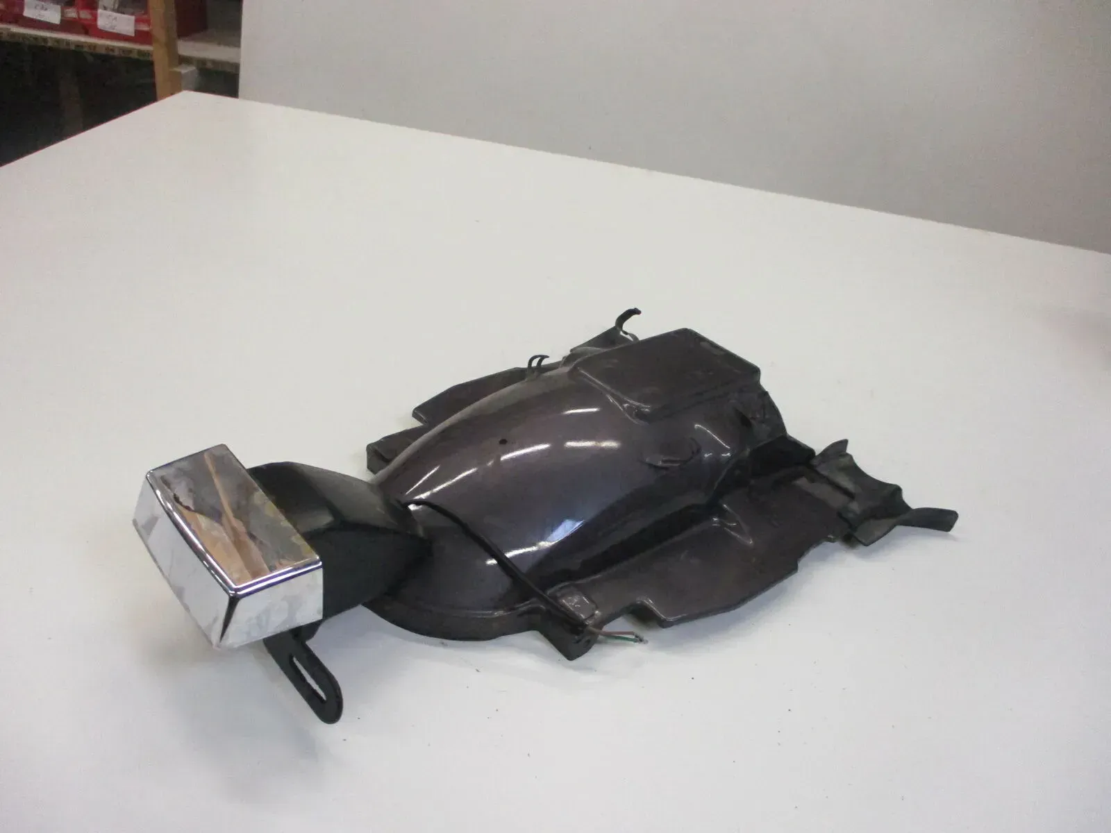 Honda Gl 1200 SC 14 DX Goldwing Verkleidung (1) Radlauf Kennzeichenbeleuchtung - Bild 1