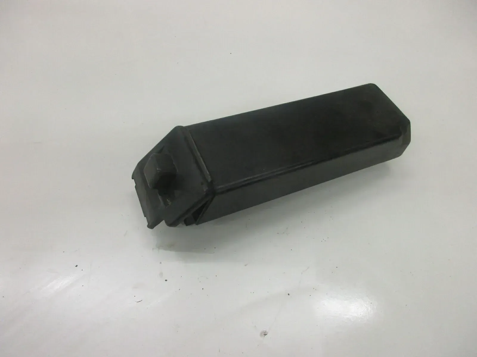 2. Kawasaki GPZ 600 R ZX600A Werkzeugbox klein Werkzeugfach Verkleidung Rahmen - Bild 1