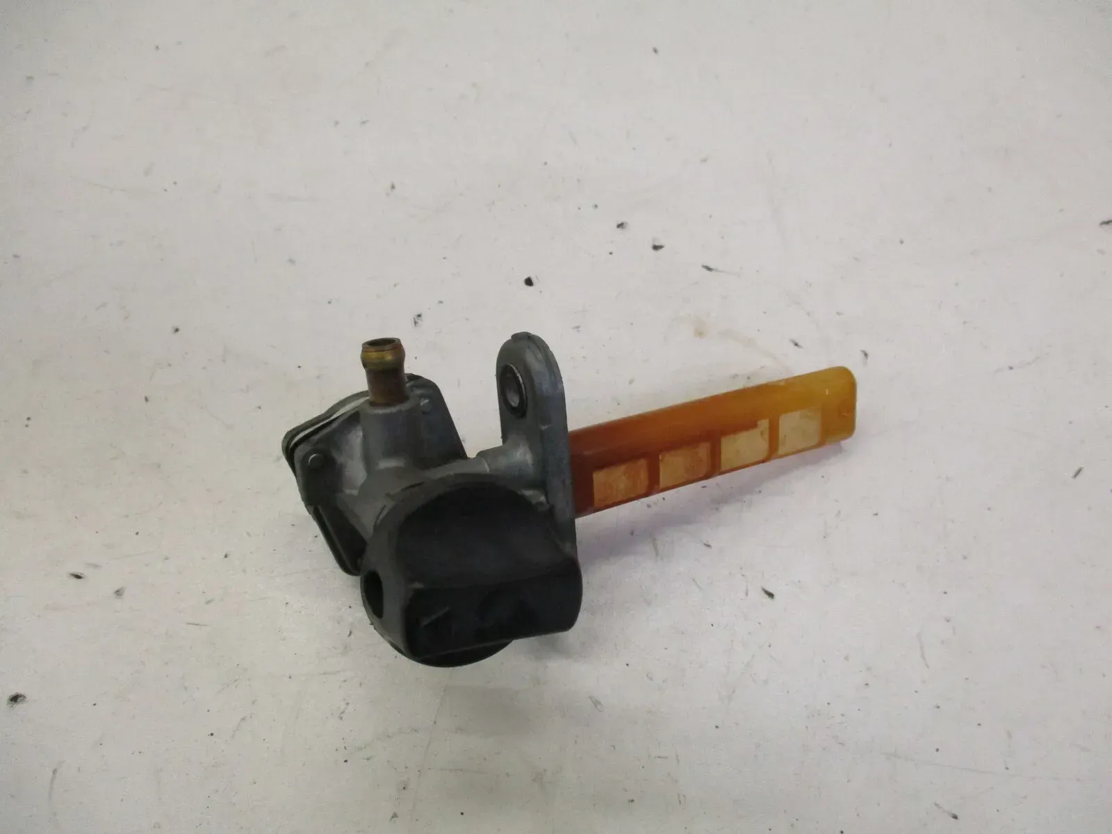 Benzinhahn Original Kraftstoffhahn 8. Suzuki GSX 600 F GN72B Tank Benzintank fue - Bild 1
