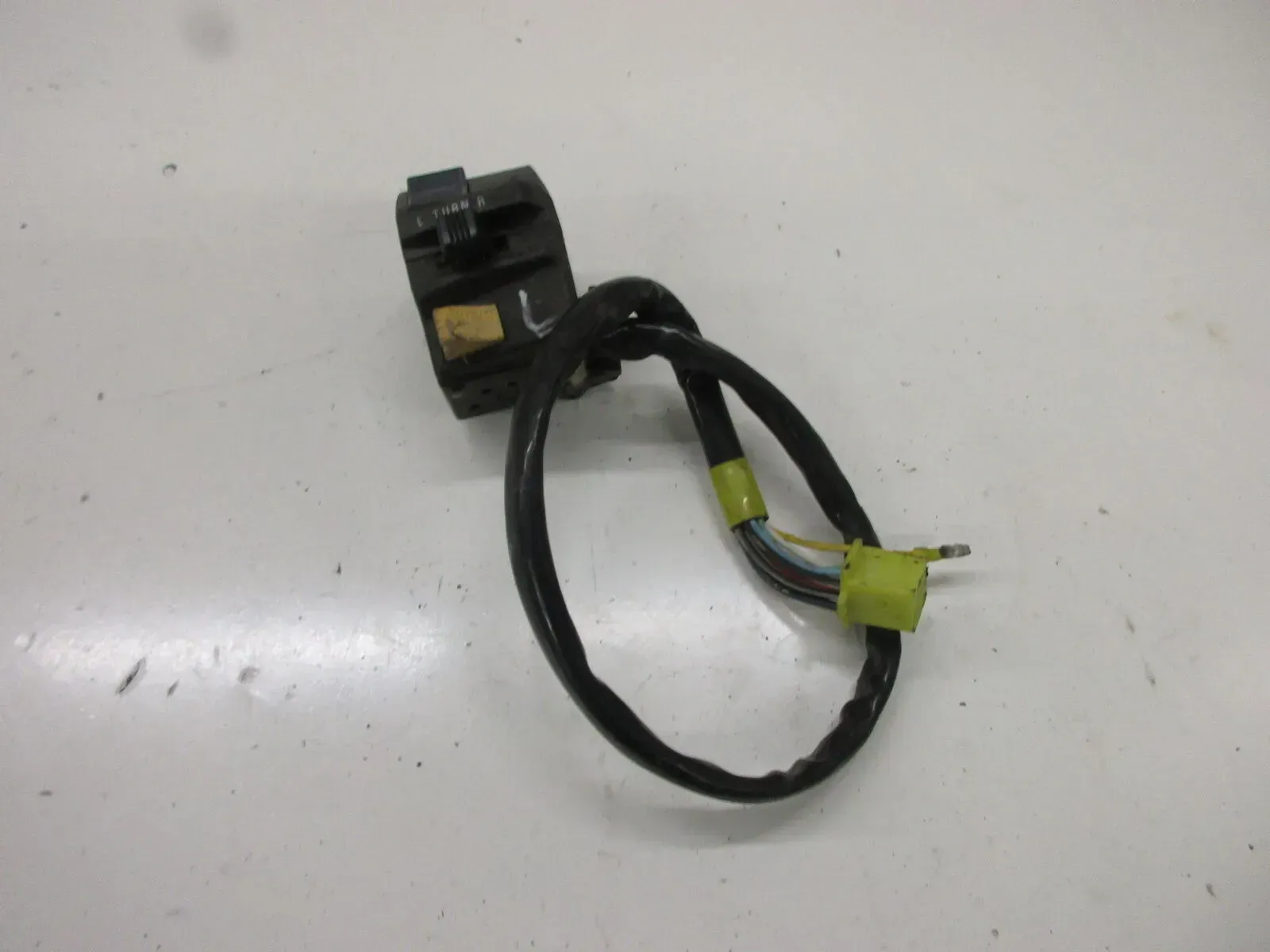 4. Suzuki GS 500 E GM 51 B Lenkerschalter links Lenkarmatur Lenker Schalter - Bild 1