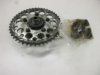 Kettenradträger mit Ruckdämpfer 5. Suzuki GSX 600 F GN 72 B  Felge ANtriebsgummi - Bild 2