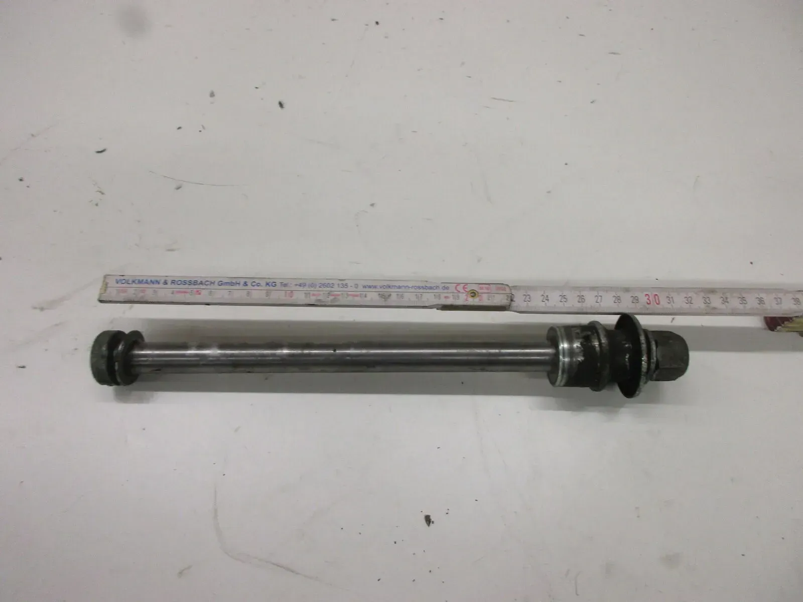 1. Suzuki GS 550 M Katana Steckachse hinten Achse Hinterrad 17 mm Felge axle - Bild 1