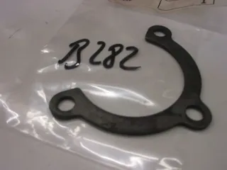 B282. Suzuki VS 1400 VL 1500 Antrieb Halter Lager Klemme Motor 27329-45100 - Bild 2