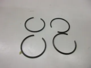 B134. Suzuki GSF 600_1250 S Sicherrungsring Sprengring Motor Antrieb 09381-18005 - Bild 2