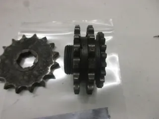 Zahnrad Antrieb B1710 MZ TS 250 Ritzel Kettenrad Getriebe Konvolut Motor - Bild 3