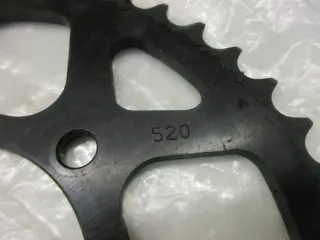 W1486. Suzuki GSX_R 600_750_1000 Zahnrad Antriebsrad Kettenrad hinten Felge Z 43 - Bild 4