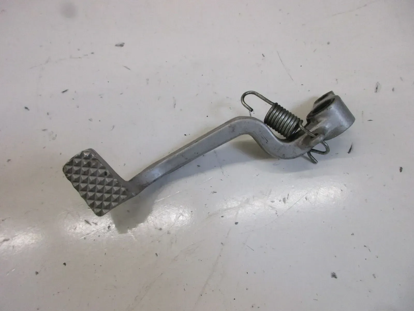Kawasaki ZX-10 Tomcat ZXT 00 B Bremspedal unten mit Feder Bremshebel brake - Bild 1