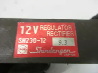 1. Kawasaki Z 1000 ST KZT00E Spannungsregler SH230-12 Lichtmaschine Regler - Bild 4