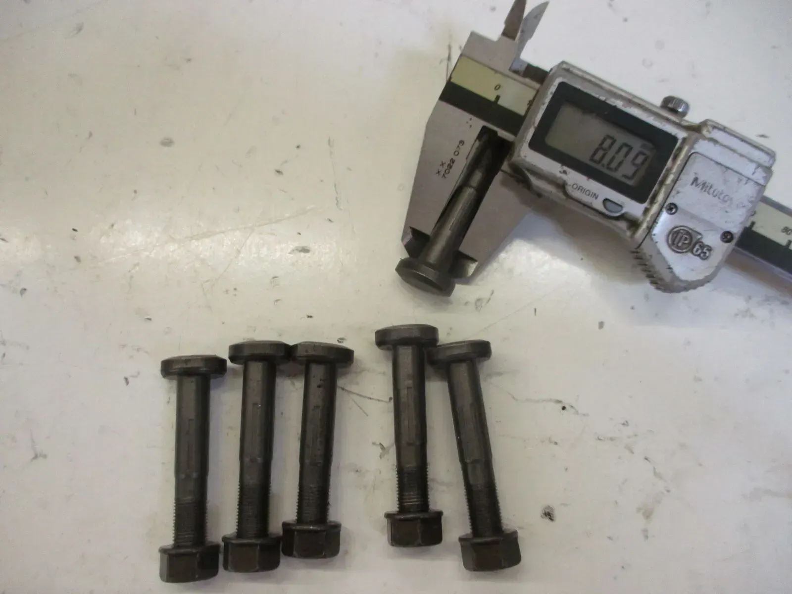 6. Honda CB 900 F_F2 Bol d`Or SC 01 Bolzen M8x49 mm Schrauben Muttern Spezialsch - Bild 1