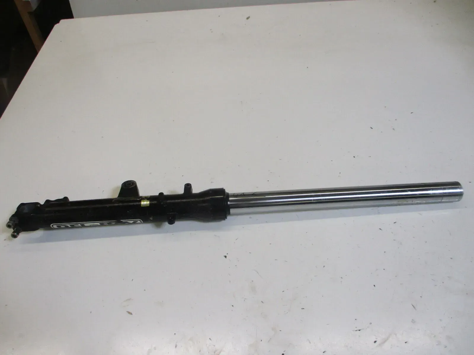 6. Honda CBR 1000 F SC21 Gabel 41 mm Gabelrohr links Standrohr mit Tauchrohr - Bild 1