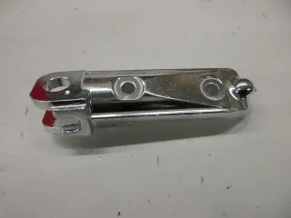 A8. Suzuki GSX-R 1100 W Fußraste rechts Aufnahme Fussraste footrest 43511-40C00 - Bild 3
