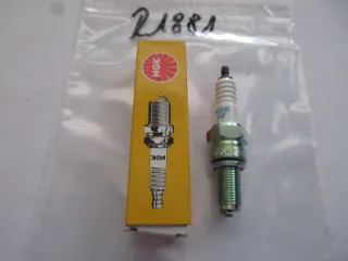 R1881 NGK CR9E Kawasaki Yamaha Suzuki Zündkerze 6263 Motor Ø 14 mm - Bild 1