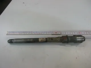 O1. Honda CB 650 RC 03 Steckachse (2) hinten Achse Hinterrad Axle Felge Wheel - Bild 1