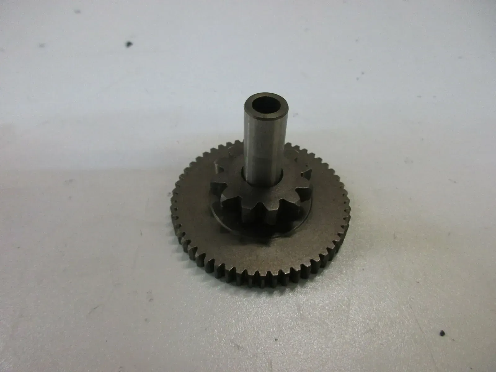 O. Suzuki GSX 600 F GN72B Anlasserfreilauf Motor Getriebe Zahnrad Ritzel - Bild 1