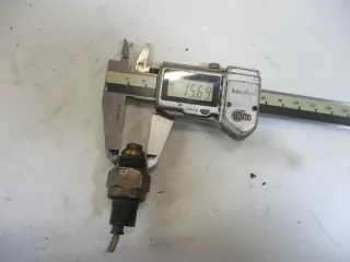 4. HONDA CBR 1000 F SC21 Kühlerschalter Lüfterschalter Sensor Schalter Kühler - Bild 2