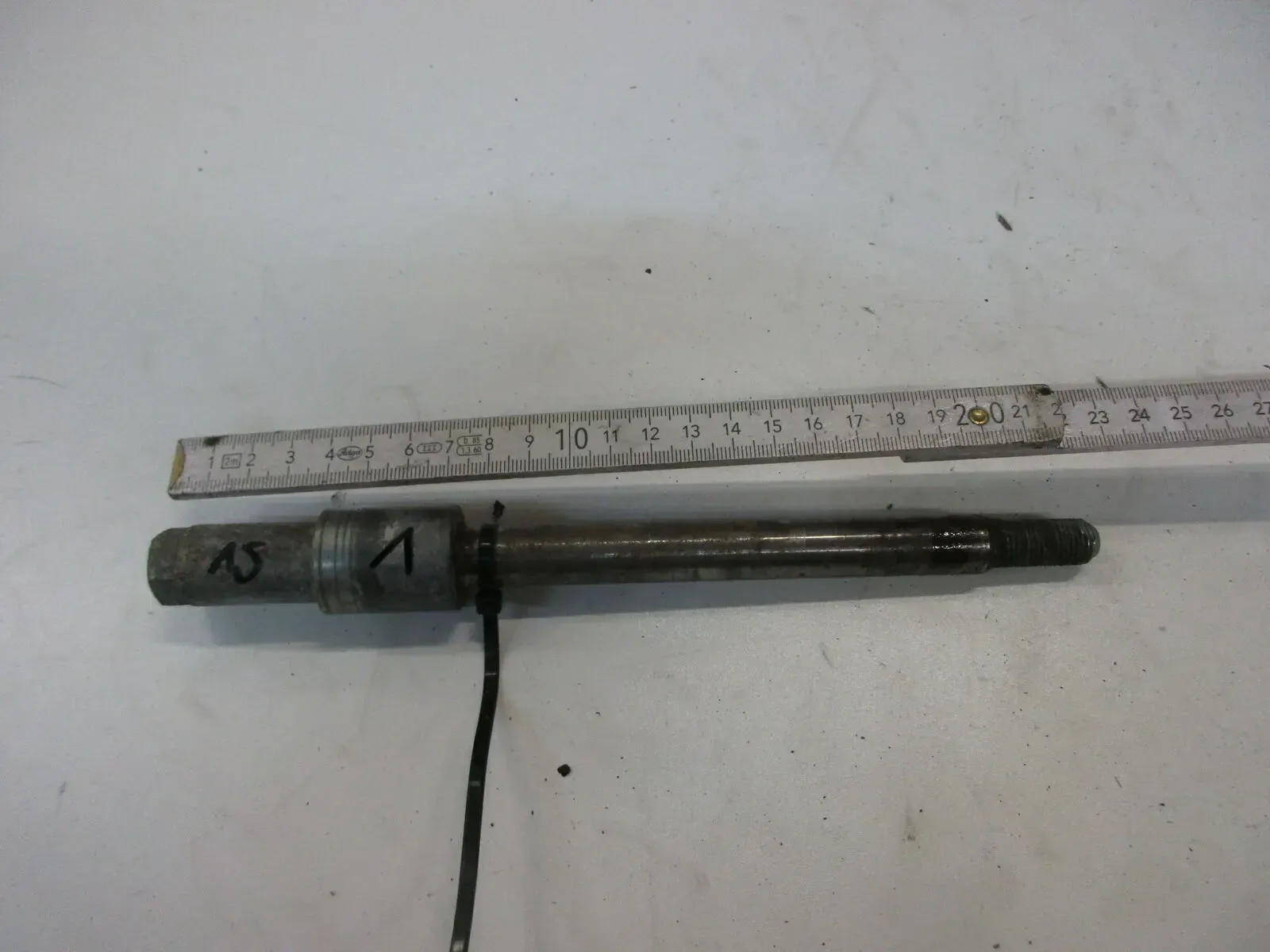 O. Honda VT 500 E PC 11 Steckachse vorne (1) Achse Vorderrad Felge axle wheel - Bild 1