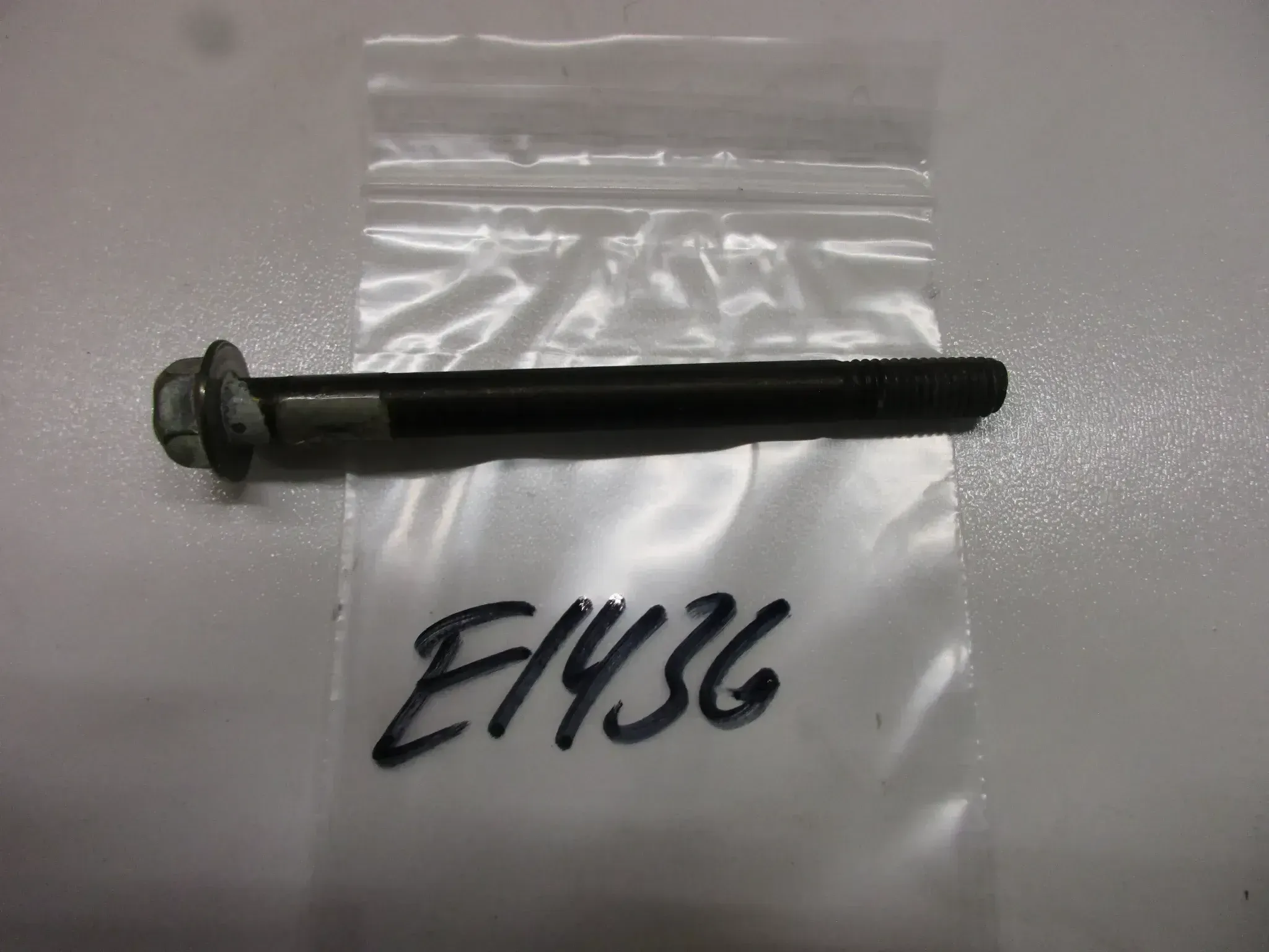 E1436 Suzuki GSX-R 750 Schraube Rahmen Motor 09103-08097 M8 x 105 mm - Bild 1