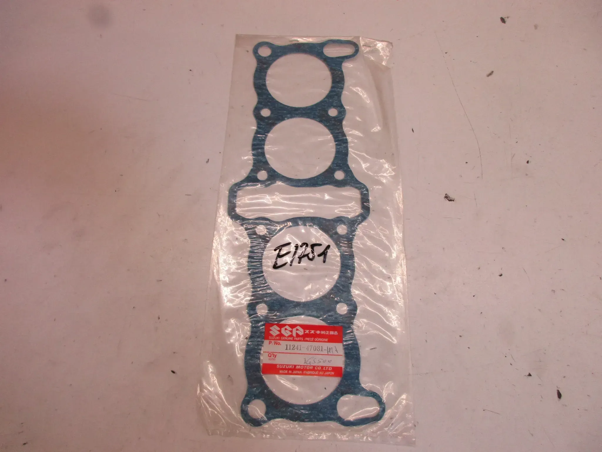 E1751. Suzuki GS 550 Dichtung Motordichtung 11241-47081 Zylinderfußdichtung - Bild 1