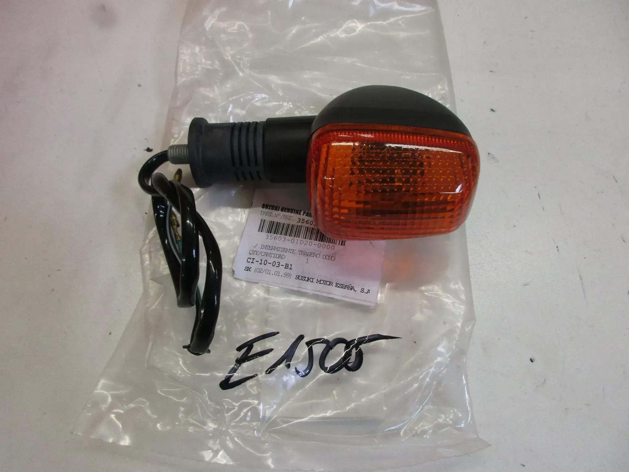 E1505. Suzuki GS 500 F Blinker hinten rechts 35603-01D20 Original Blinkleuchte - Bild 1