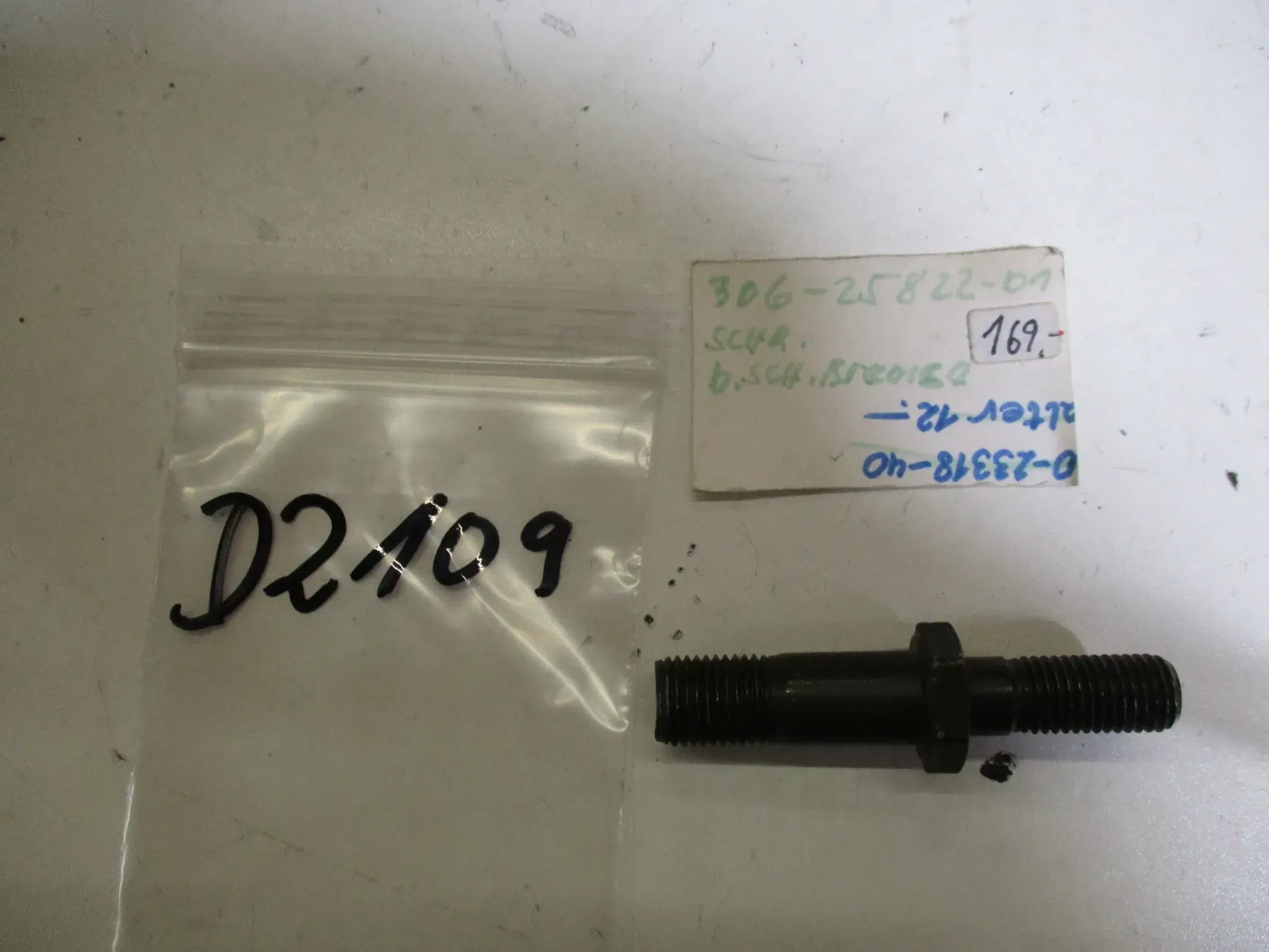 D2109 Yamaha TX 650_750 RD 250_350_400 Bremssattelschraube 306-81811-10 Bolzen - Bild 1