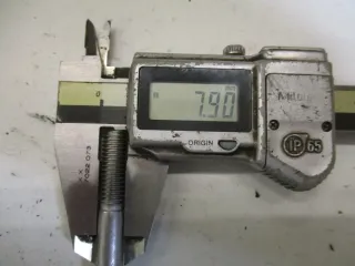 D2111 Yamaha RD 350 LC_YFZ 350 Banshee Schraube ET 90116-08232 Stehbolzen M8x124 mm Bolzen Zylinder - Bild 3