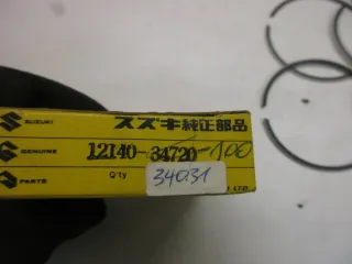 E490. Suzuki GT 550 Kolbenring Kolben 12140-34031-100 Übergröße 1,0 piston cylinder - Bild 4