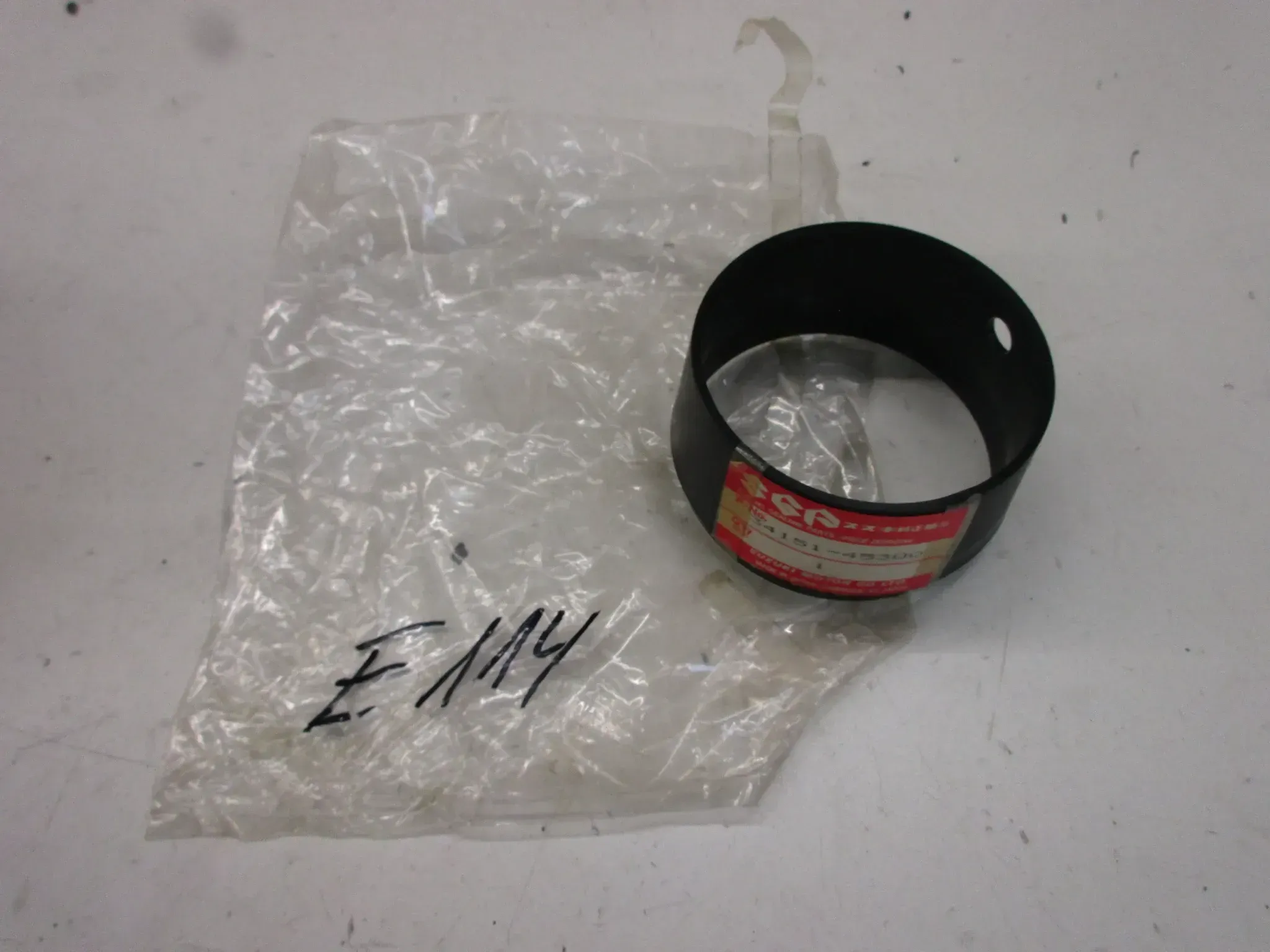 E114. Suzuki GN 250 GS 450 Tachogehäuse Tachobecher 34151-45300 Instrument Tacho - Bild 1
