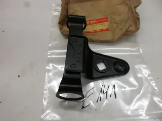 E141. Suzuki GS 750 GS 750 E Scheinwerferhalter Lampenhalter 51530-45000-291 rechts Träger - Bild 5