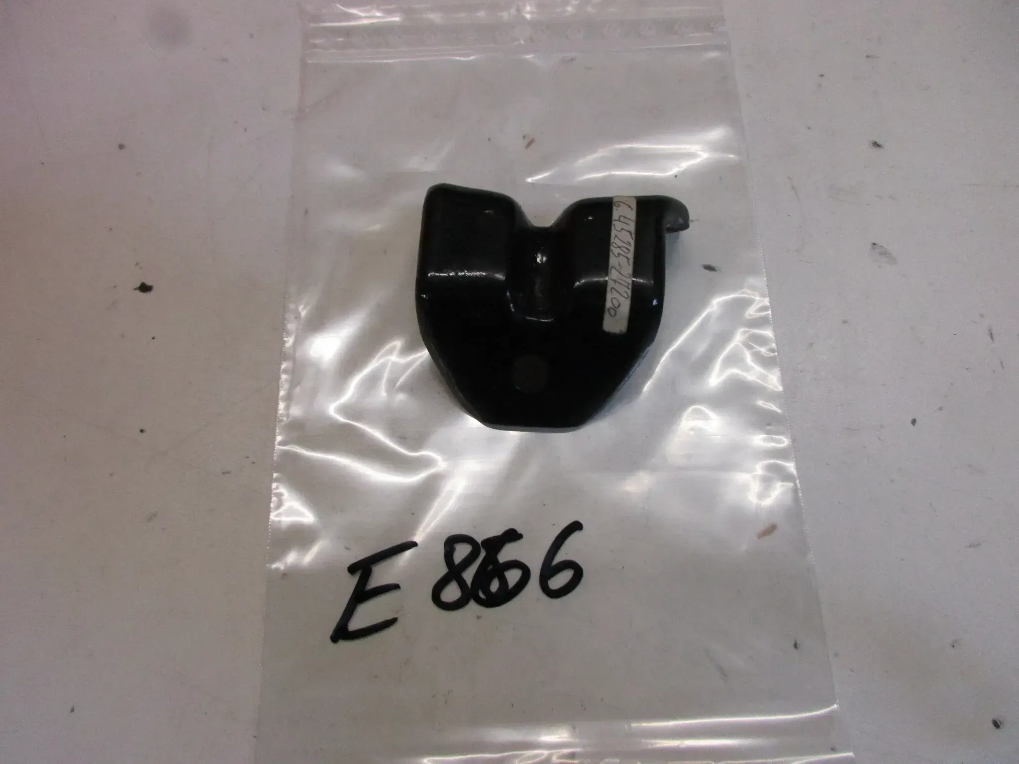 E866. Suzuki RV 50 Van Van Sitzbankhalter Halter 45285-27200 Aufnahme Sitz - Bild 1