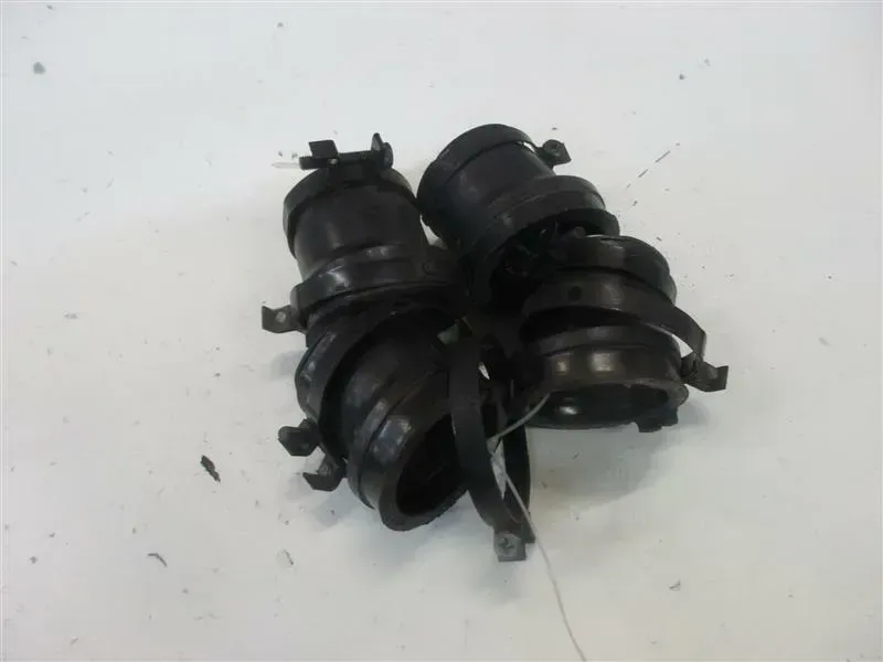 HONDA CB 900 F HORNET SC48 ANSAUGSTUTZEN VERGASERSTUTZEN GUMMISTUTZEN VERGASER - Bild 1