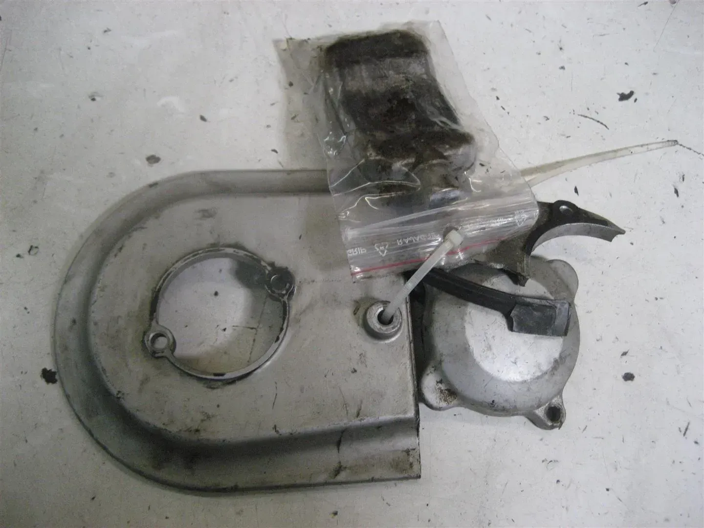 1. HONDA GL 1000 GL1 GOLD WING DIVERSE KLEINE MOTORDECKEL MOTOR WASSERPUMPE COVE - Bild 1