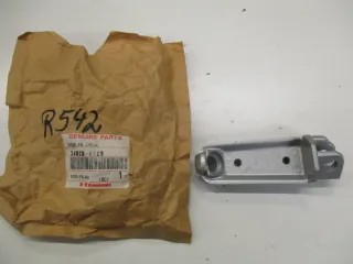 R542 Kawasaki GPZ 600_900_1000 R_RX Fußraste vorne rechts 34028-1120 - Bild 1